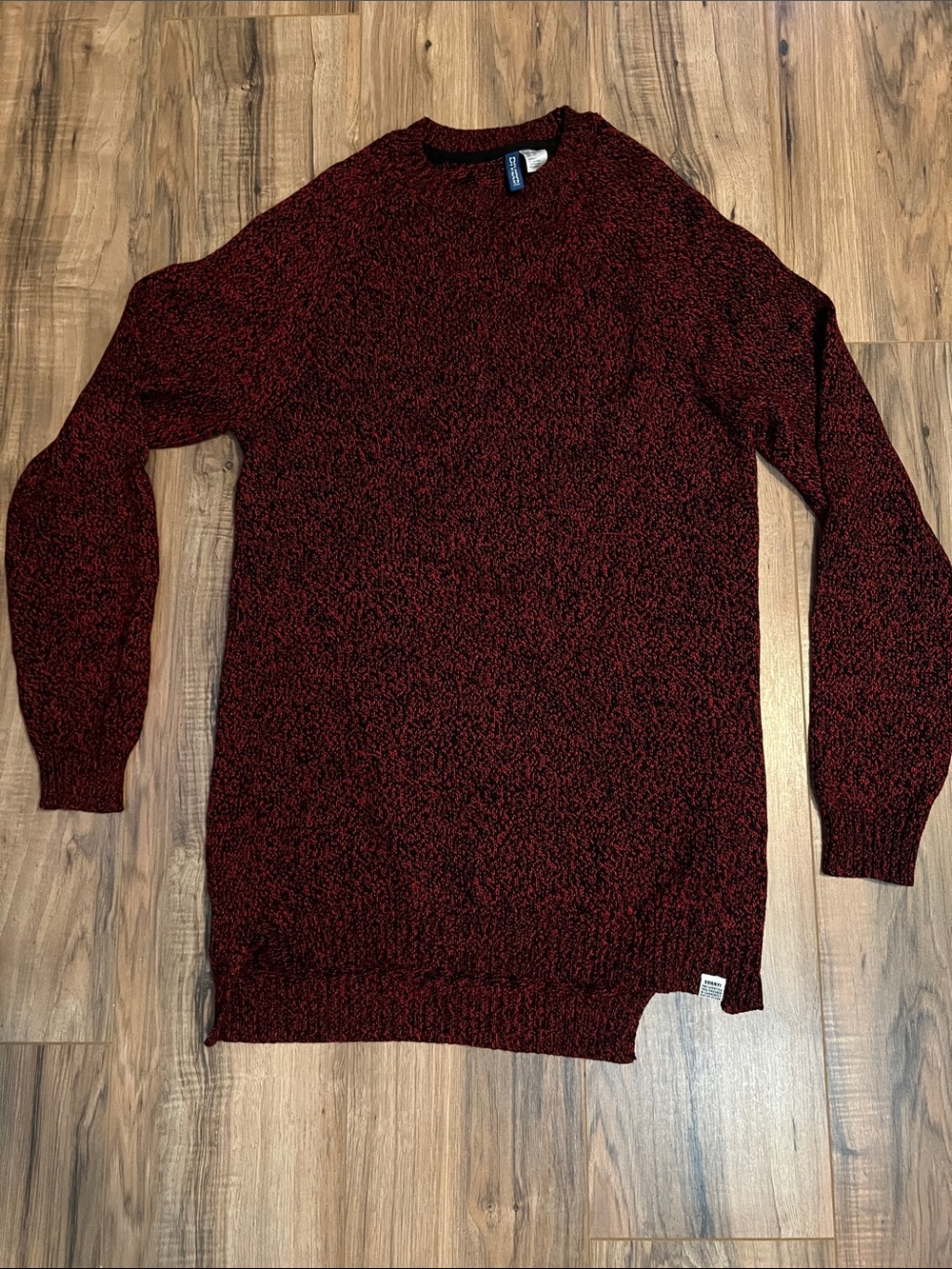 H&M Men's Black and Red Marled Crewneck Sweater